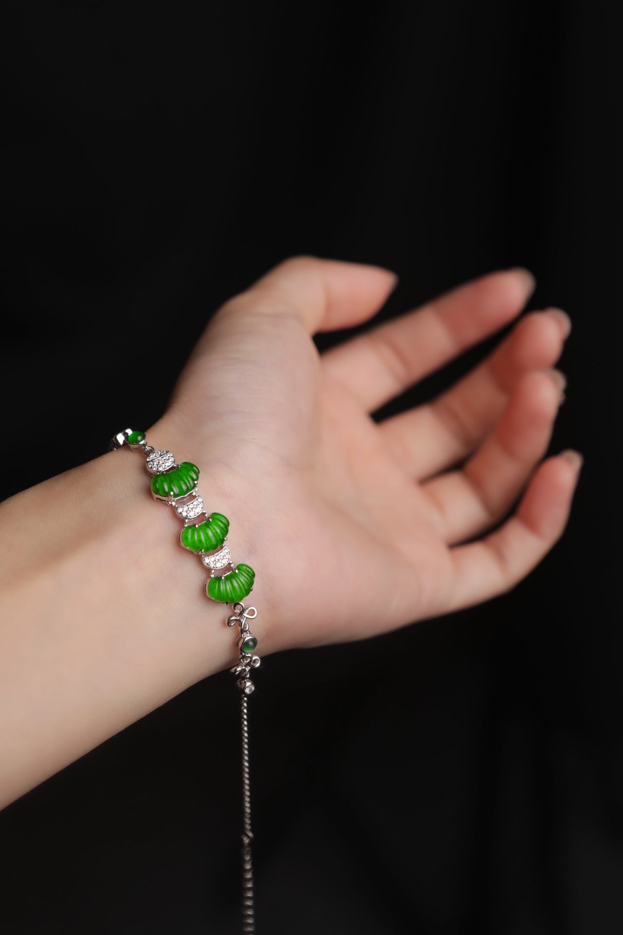 Fan-Shaped Jade Bracelet