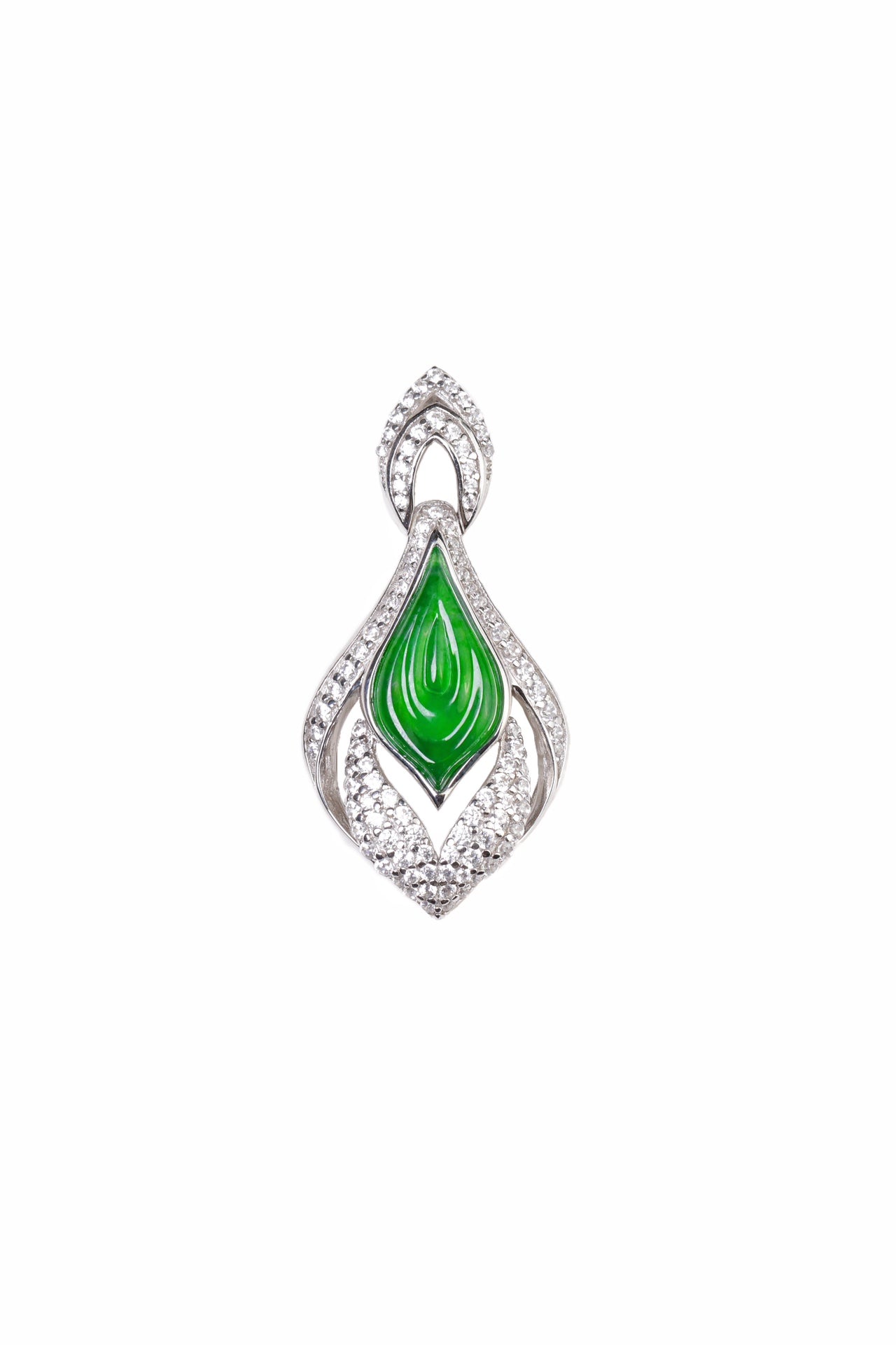 925 silver pendant with water-like benevolence and natural jadeite