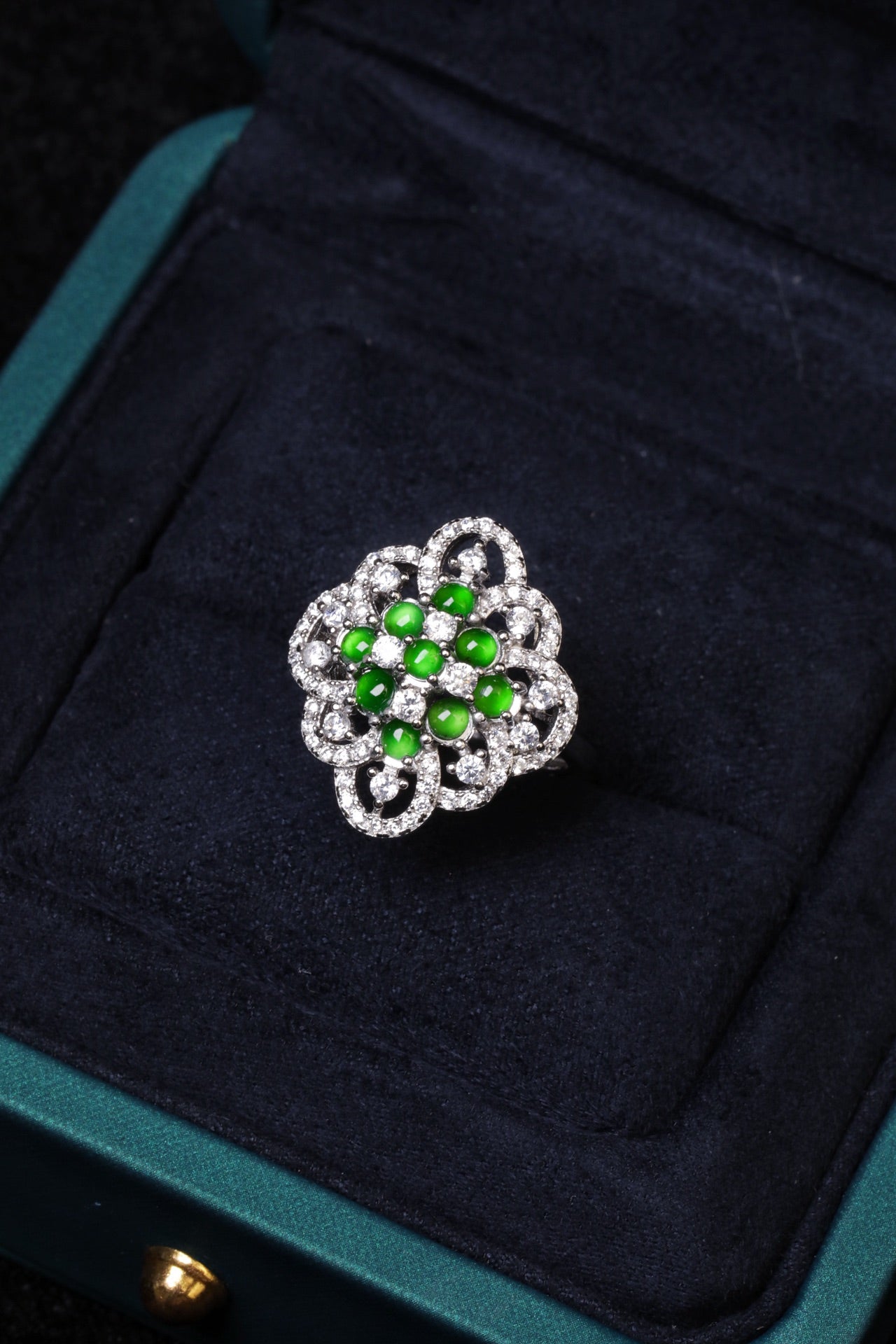 Diamond-Set Diamond-Shaped Flower Ring