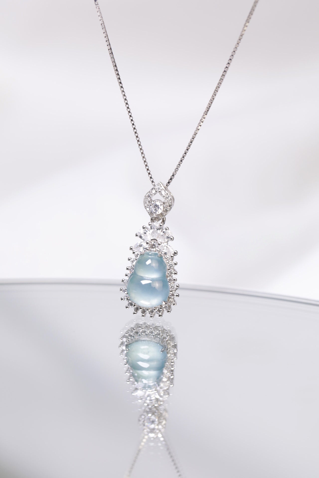 Diamond-Set Ice Jade Gourd Pendant Necklace