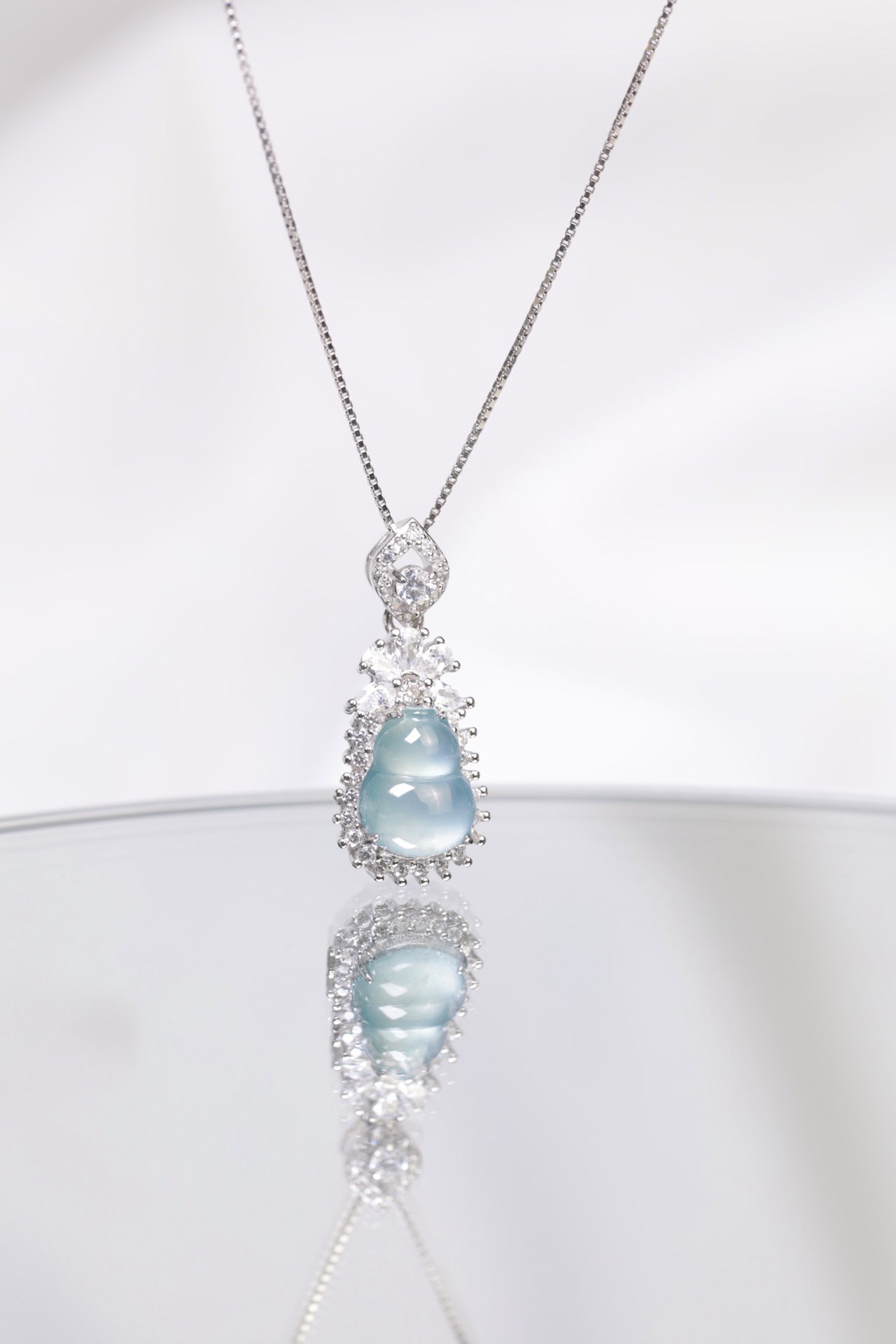 Diamond-Set Ice Jade Gourd Pendant Necklace