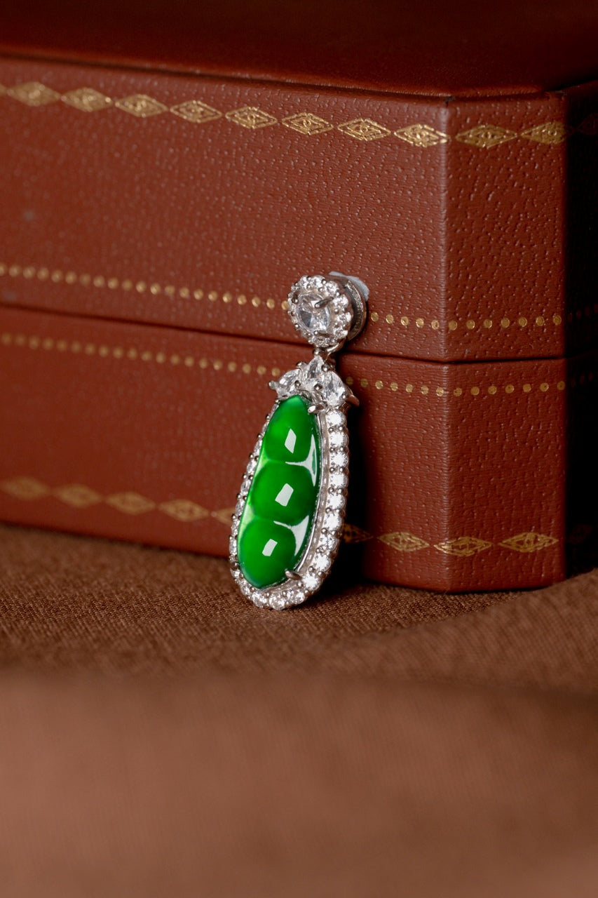 Diamond-Set Bean Pendant Necklace