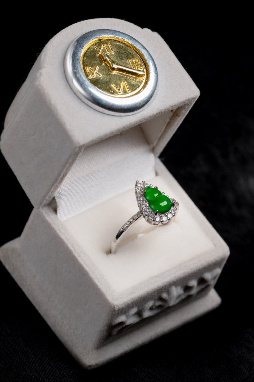 Diamond-Set Gourd Ring