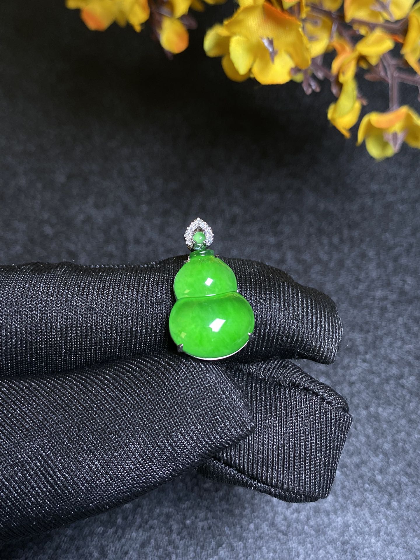 18K South African Diamond Gourd Pendant Jadeite