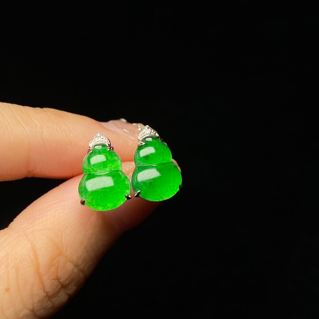 18K Gourd Stud Earrings