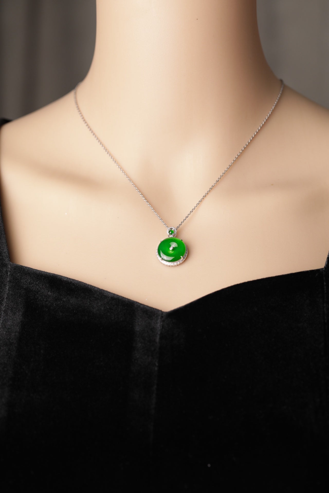 18K Safety Round Pendant Necklace